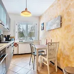 Boutique-Wohnung Mit Balkon 公寓