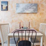 Boutique-wohnung Mit Balkon