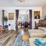 Διαμέρισμα Boutique-wohnung Mit Balkon